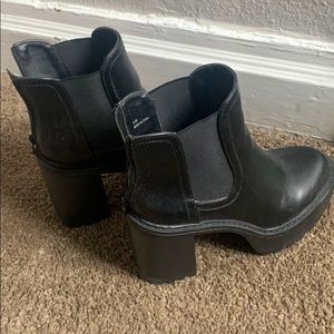 Madden girl platform boot